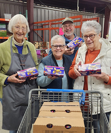 Filling Hearts and stocking shelves: DFA farmers donate to Wisconsin food pantries