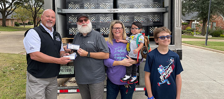 Texas family goes viral for milk consumption, Oak farms dairy steps up