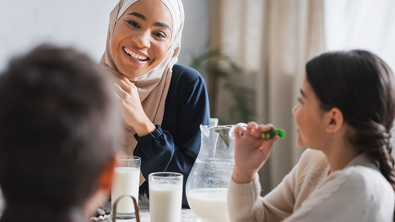 StockImage_FamilyMilkTable_806x453px.jpg